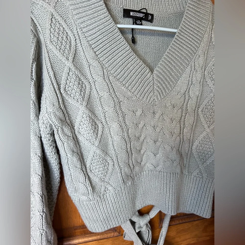 NWOT MISSGUIDED SIZE 2/4 Small crop cable knit sweater tie back grey - Picture 3 of 5